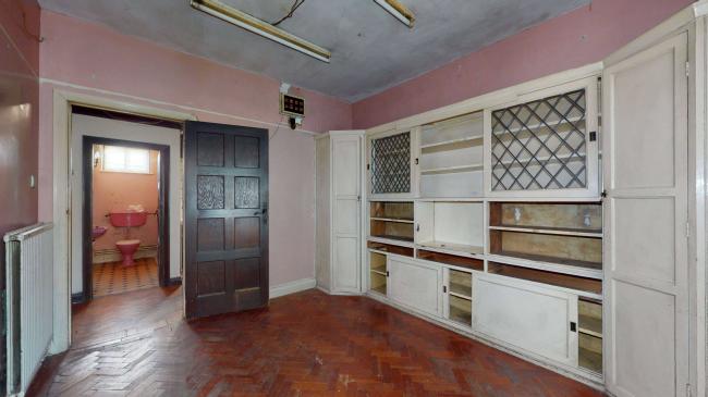 30 Wyvern Road, Purley, Surrey, CR8 2NP

 4