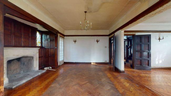 30 Wyvern Road, Purley, Surrey, CR8 2NP

 4