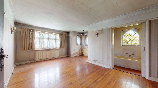 30 Wyvern Road, Purley, Surrey, CR8 2NP

 4