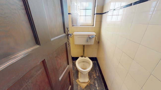 30 Wyvern Road, Purley, Surrey, CR8 2NP

 4