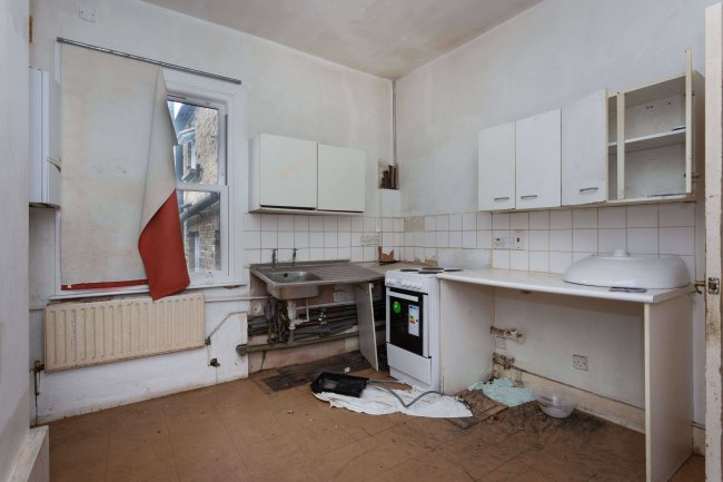 34B Aliwal Road, Battersea, London, SW11 1RD
 7