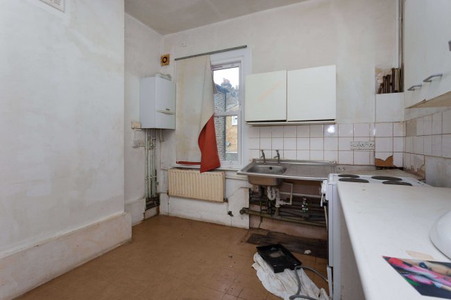 34B Aliwal Road, Battersea, London, SW11 1RD
 7