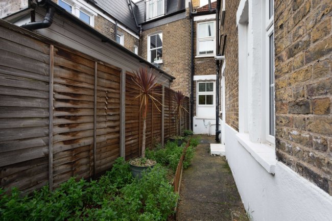 76 Camborne Road, Wandsworth, London, SW18 4BJ
 7