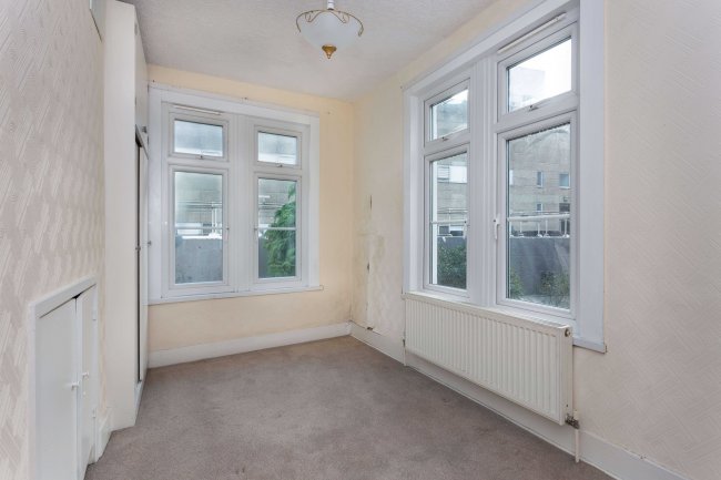 76 Camborne Road, Wandsworth, London, SW18 4BJ
 7