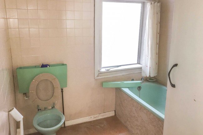 140 Fordel Road, London SE6 1XR 5