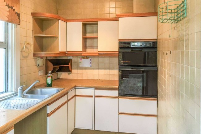 140 Fordel Road, London SE6 1XR 5