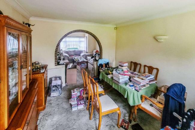 27 Blossom Way, West Drayton UB7 9HF 2