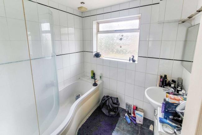 27 Blossom Way, West Drayton UB7 9HF 2