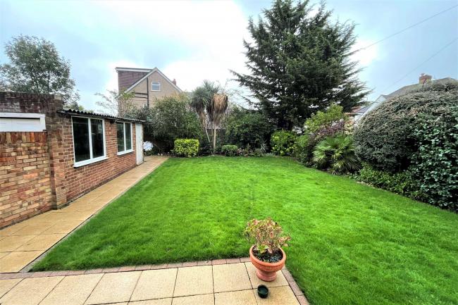 27 Blossom Way, West Drayton UB7 9HF 2