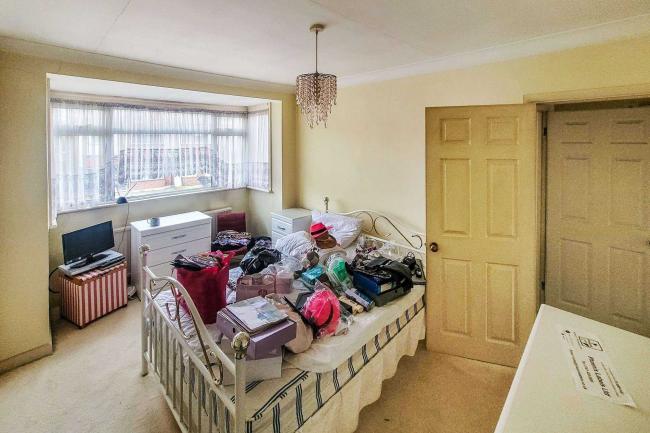 27 Blossom Way, West Drayton UB7 9HF 2