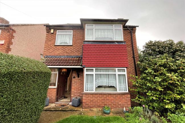 27 Blossom Way, West Drayton UB7 9HF 2