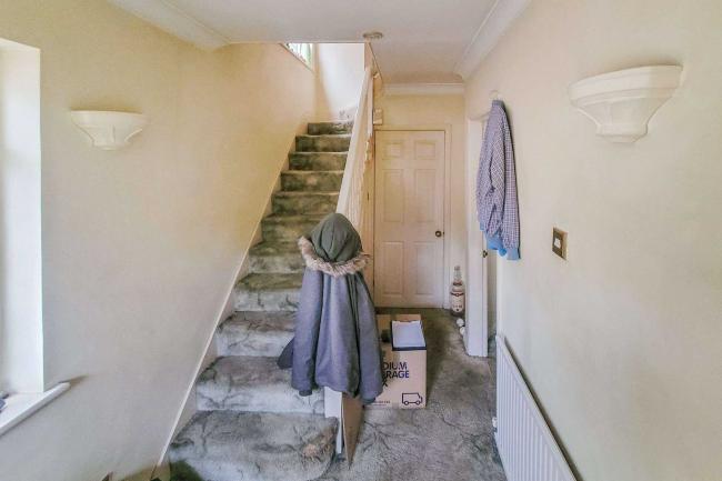 27 Blossom Way, West Drayton UB7 9HF 2