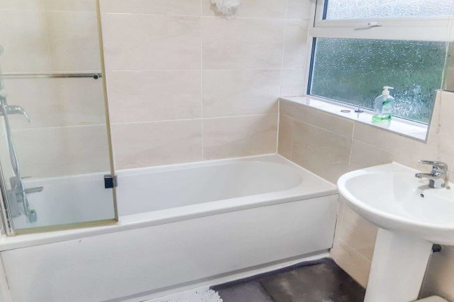 12 Gilliver Street, Newbold Verdon, Leicester LE9 9PD
 1