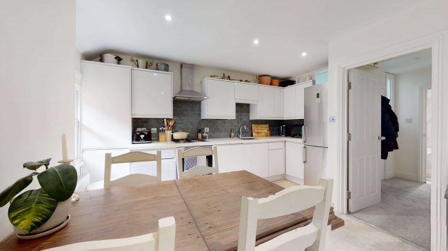 Flat 5, 213 Bedford Hill, London, SW12 9HQ
 10