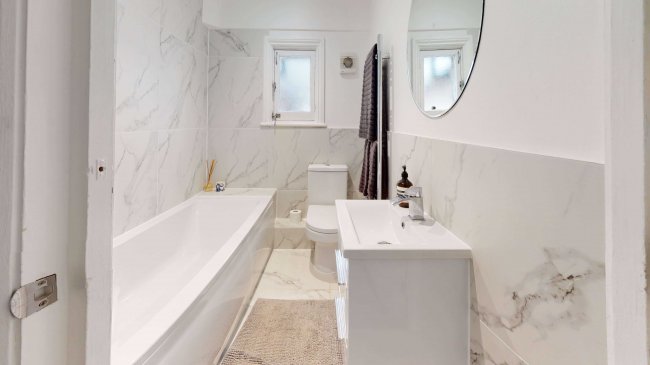 Flat 5, 213 Bedford Hill, London, SW12 9HQ
 10