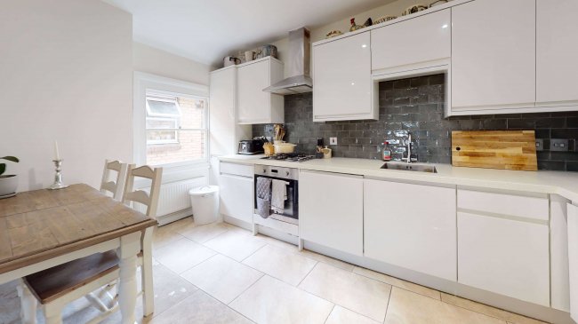 Flat 5, 213 Bedford Hill, London, SW12 9HQ
 10