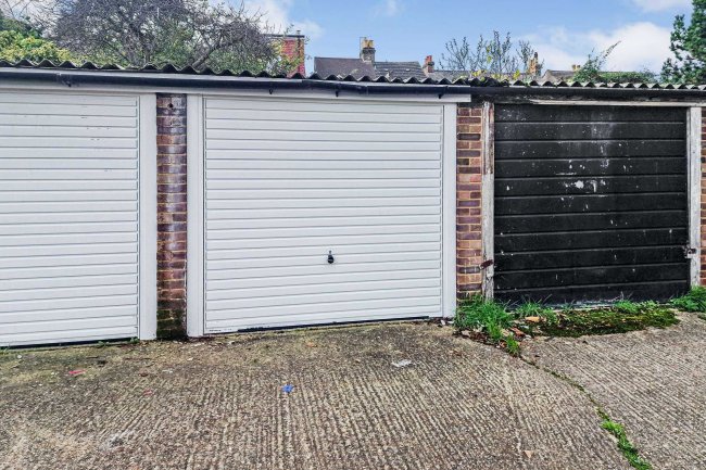 Garage 12 to the rear of 78-104 Albert Road, London SE25 4JW 2