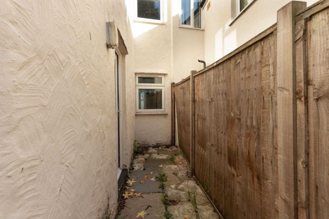 67 Lindley Road, Leyton, London E10 6QT 10