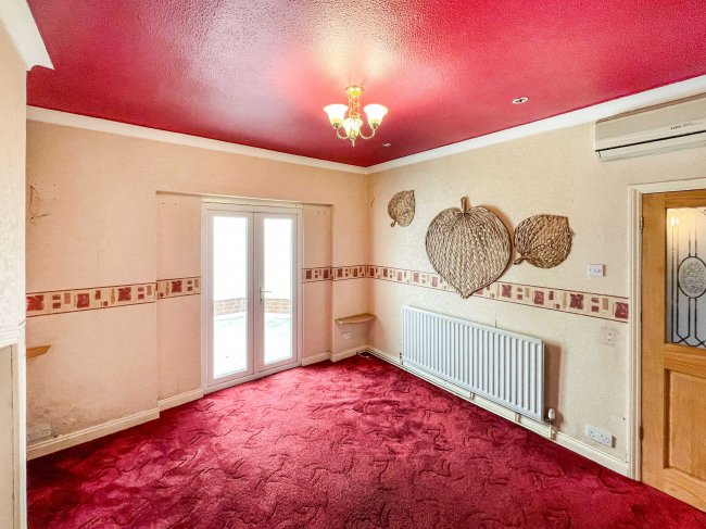 18 Derwent Road, Wolverhampton, West Midlands WV6 9ES
 3