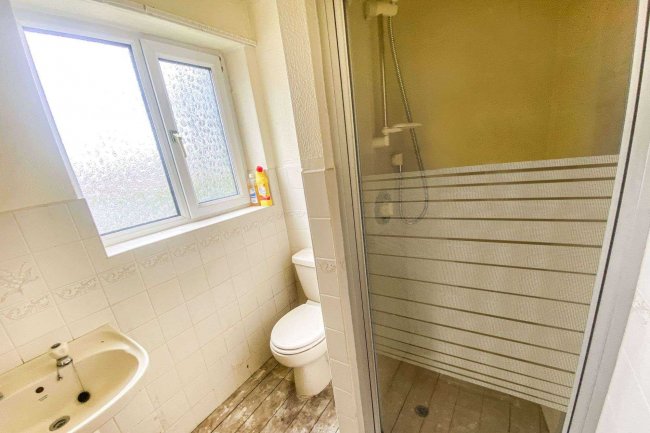 7 School Lane, Illingworth, Halifax, West Yorkshire, HX2 9SG 10