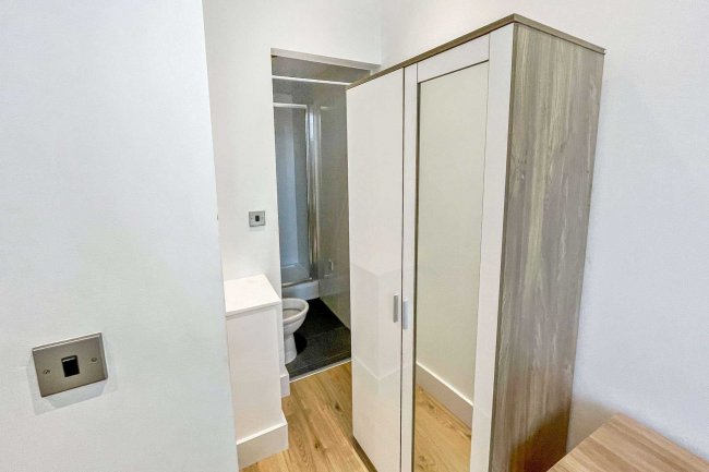 Flat 4, 10 Pollard Street, Manchester M4 7DS
 2