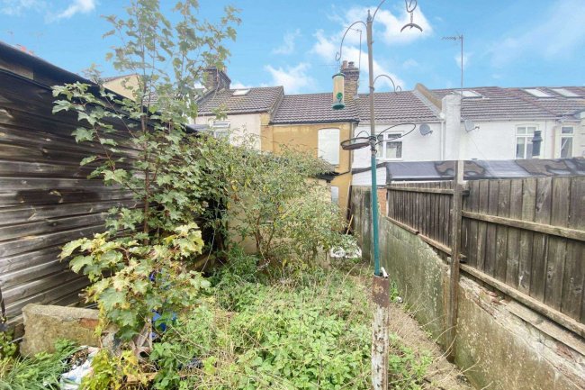 108 Charles Street, Greenhithe, Dartford, Kent DA9 9AJ
 8