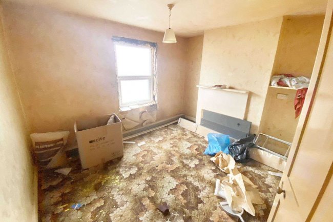 108 Charles Street, Greenhithe, Dartford, Kent DA9 9AJ
 8