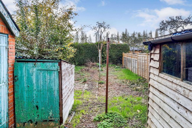 103 Queens Road, Newbury, Berkshire, RG14 7PA
 5