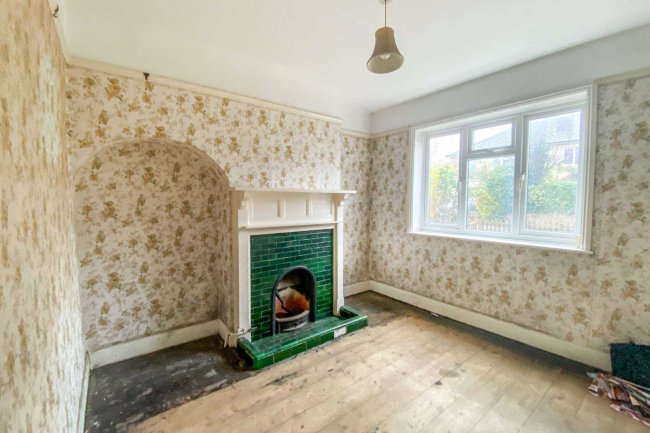 103 Queens Road, Newbury, Berkshire, RG14 7PA
 5