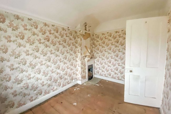 103 Queens Road, Newbury, Berkshire, RG14 7PA
 5