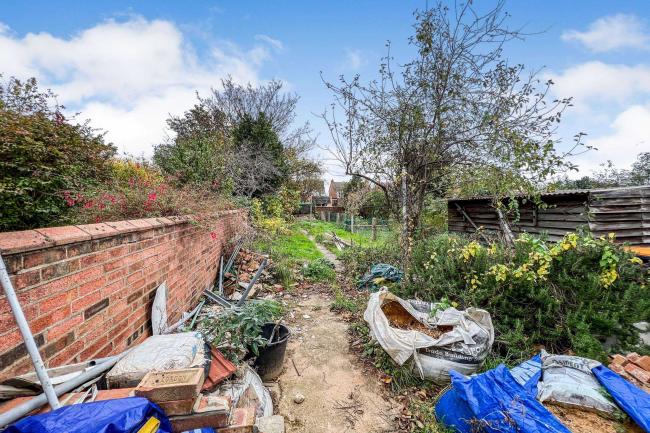 12 Dents Road, Bedford, Bedfordshire, MK42 0QQ
 6