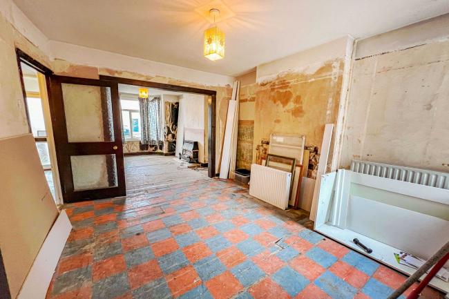 12 Dents Road, Bedford, Bedfordshire, MK42 0QQ
 6