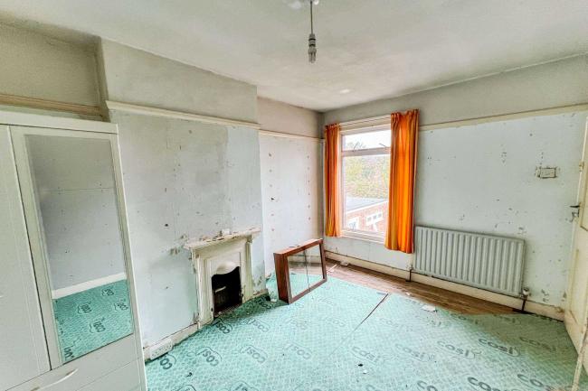 12 Dents Road, Bedford, Bedfordshire, MK42 0QQ
 6