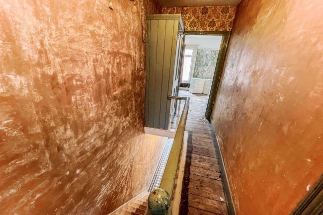 12 Dents Road, Bedford, Bedfordshire, MK42 0QQ
 6