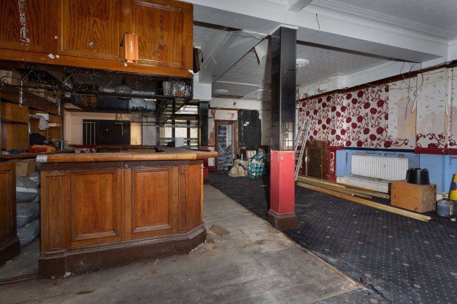 Sir Robert Peel, 16 Hillingdon Street, Walworth, London SE17 3UF 6