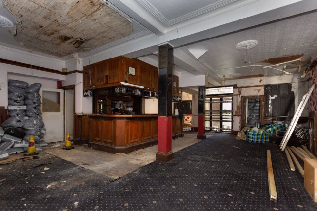 Sir Robert Peel, 16 Hillingdon Street, Walworth, London SE17 3UF 6