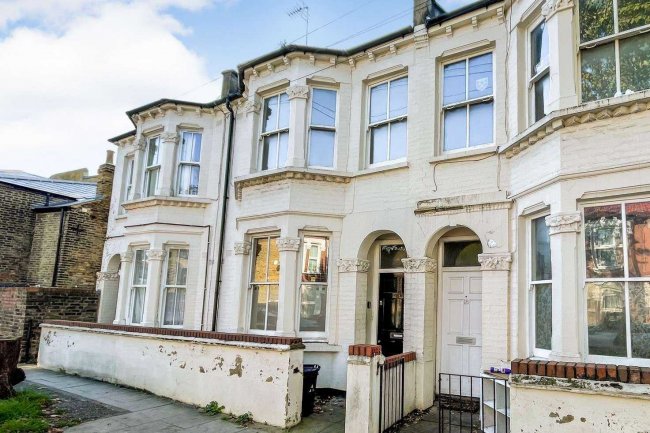 20B Byam Street, London SW6 2RF 8