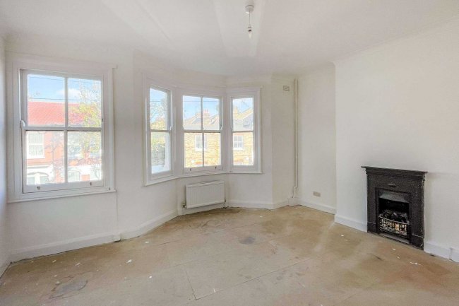 20B Byam Street, London SW6 2RF 8