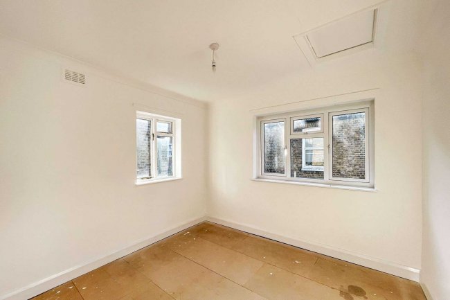 20B Byam Street, London SW6 2RF 8