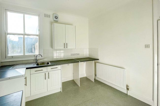 20B Byam Street, London SW6 2RF 8