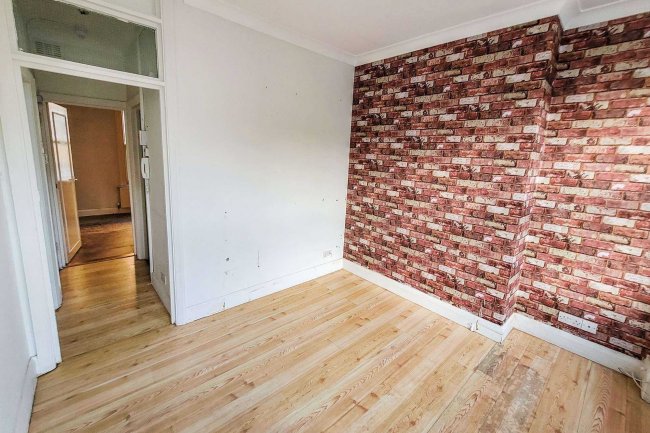 12C Minford Gardens, London W14 0AN 9