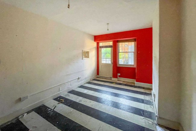 8A Gledstanes Road, London W14 9HU 9