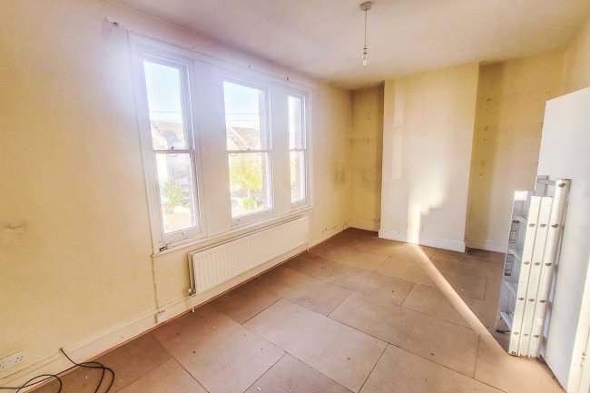 59B Ramsay Road, London W3 8AZ 10