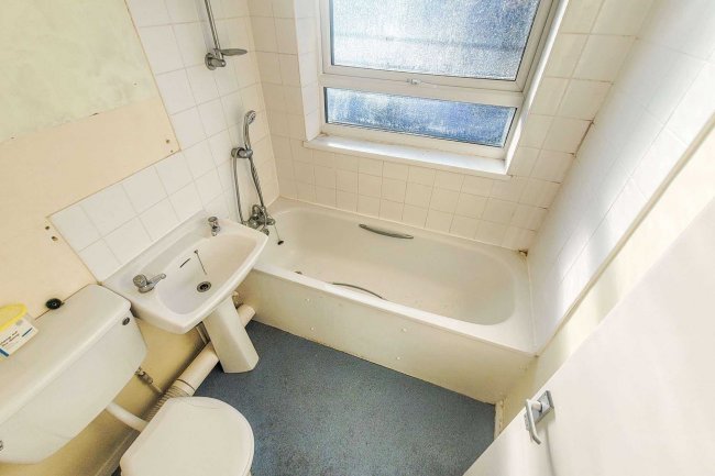 59B Ramsay Road, London W3 8AZ 10