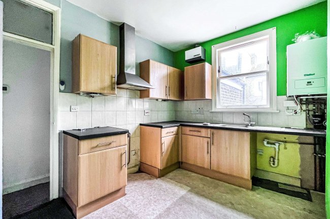 20A Gayford Road, London W12 9BN 5