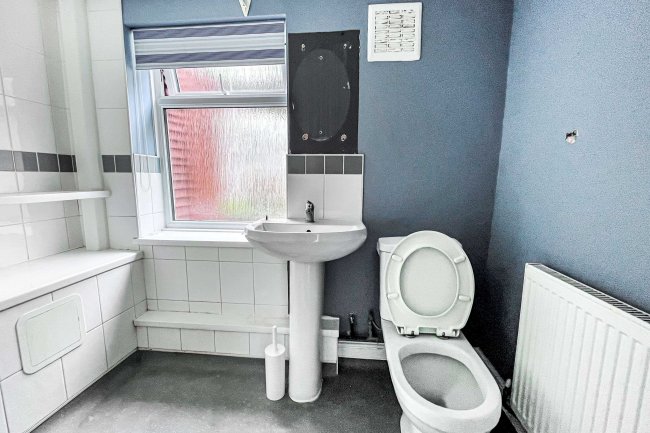 20A Gayford Road, London W12 9BN 5