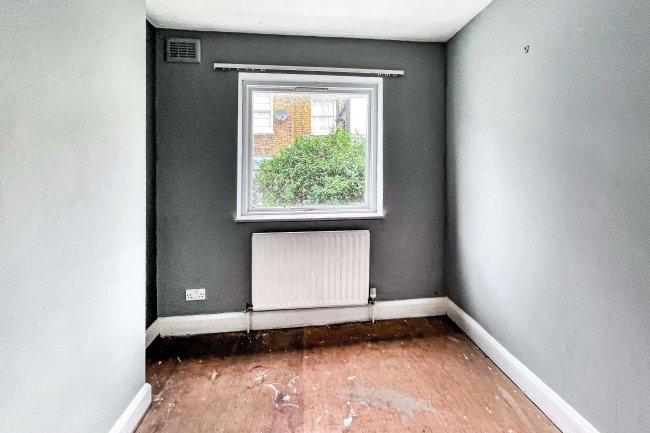 20A Gayford Road, London W12 9BN 5