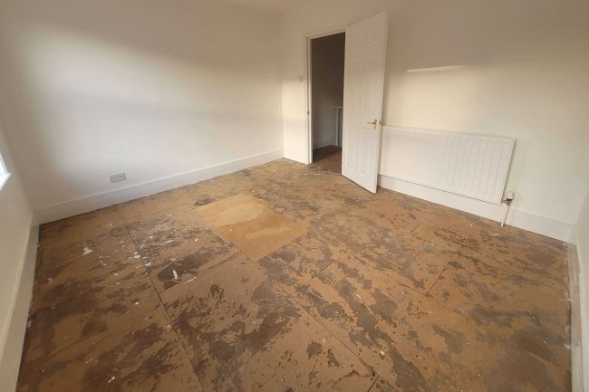 12 Bridport Road, Thornton Heath, CR7 7QG 1