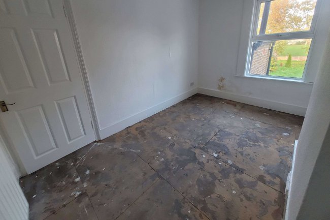 12 Bridport Road, Thornton Heath, CR7 7QG 1