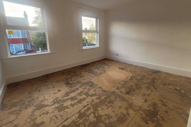 12 Bridport Road, Thornton Heath, CR7 7QG 1